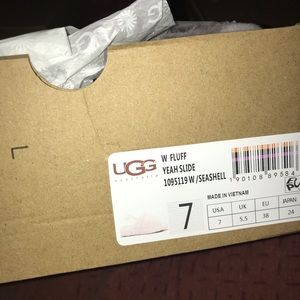 Ugg slides size 7 women’s